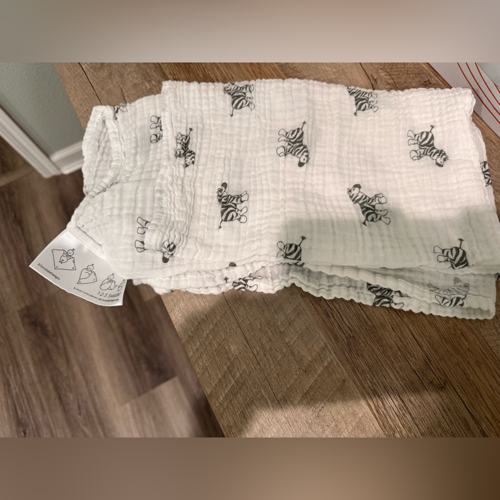 Swaddle Designs White Blanket with Zebra Pattern